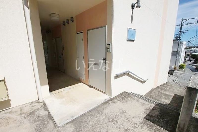 1K Apartment for Rent in Tomigusuku City, Okinawa - Thumbnail 3