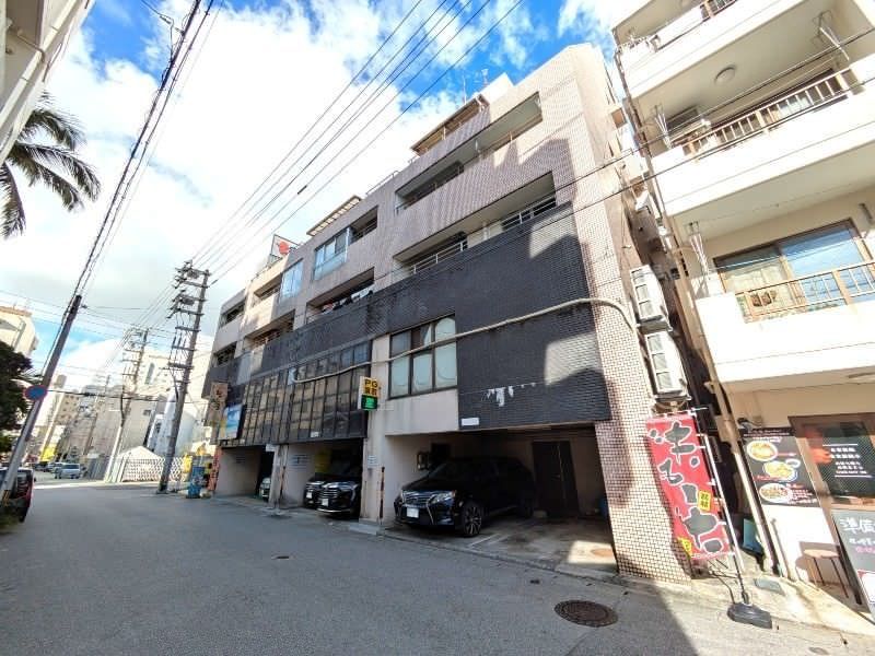 Renovated 2LDK Apartment near Asahibashi Station, Naha - Thumbnail 2