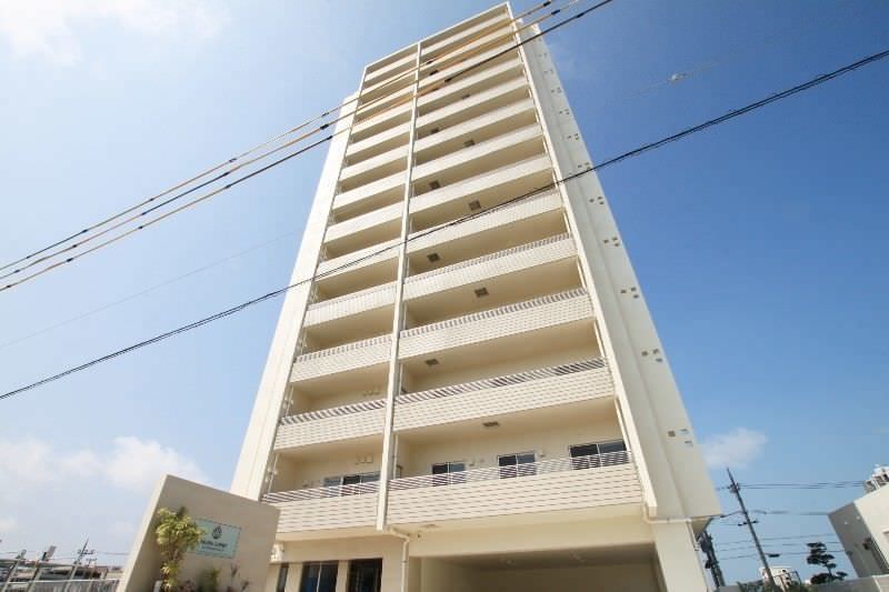 Modern 2LDK Apartment for Rent in Rycom, Okinawa - Thumbnail 2