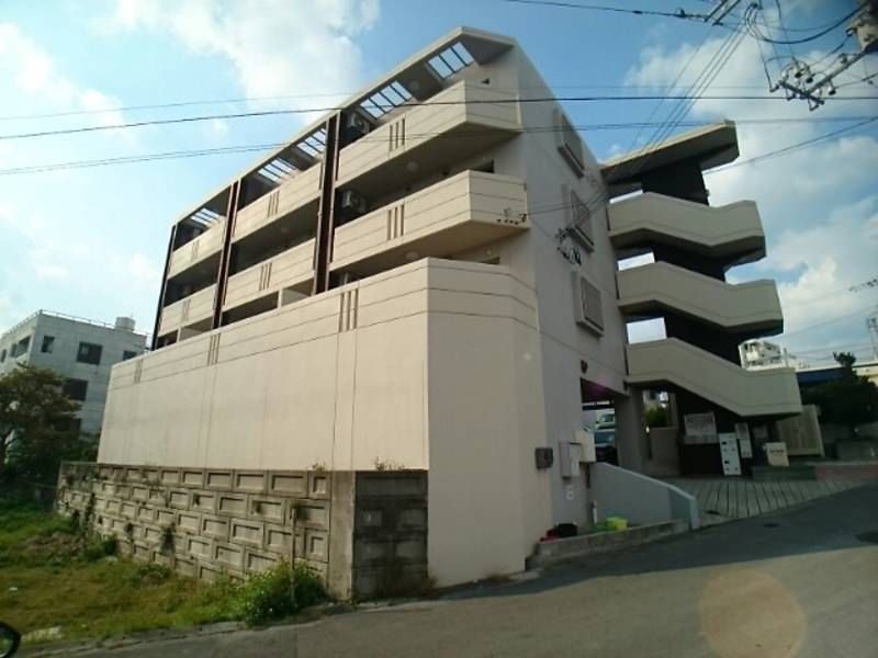 1LDK Apartment for Rent in Urasoe, Okinawa - La Terre 302 - Thumbnail 2
