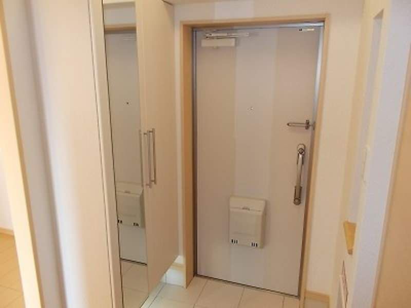 1LDK Apartment for Rent in Urasoe, Okinawa - La Terre 302 - Thumbnail 4