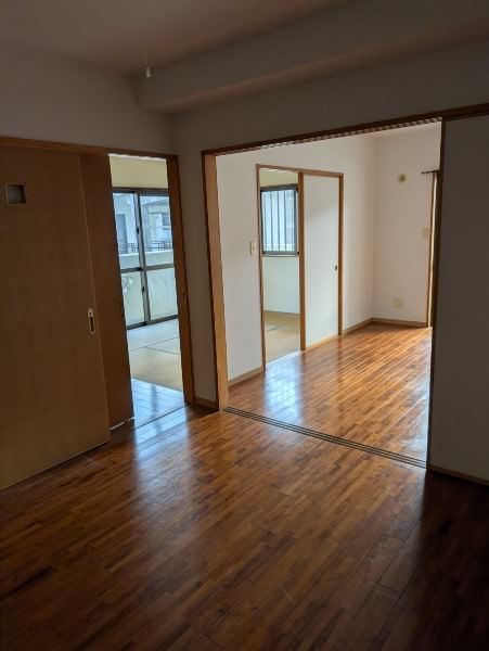 Hop 2DK Apartment for Rent in Ginowan, Okinawa - Thumbnail 3