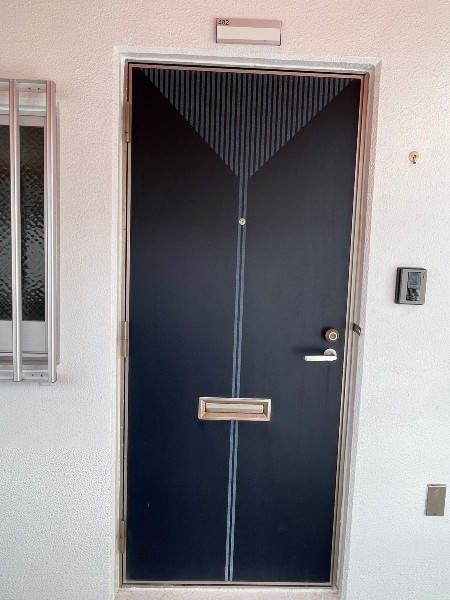2DK Apartment for Rent in Tomigusuku, Okinawa - Thumbnail 2