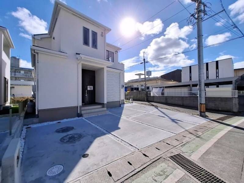 New 2025 4LDK House with Sea Views in Yomitan Village, Okinawa - Thumbnail 4
