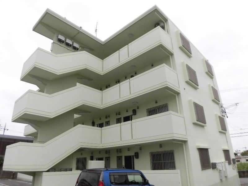 Green Hill 2LDK Apartment for Rent in Yaese Town, Okinawa - Thumbnail 2