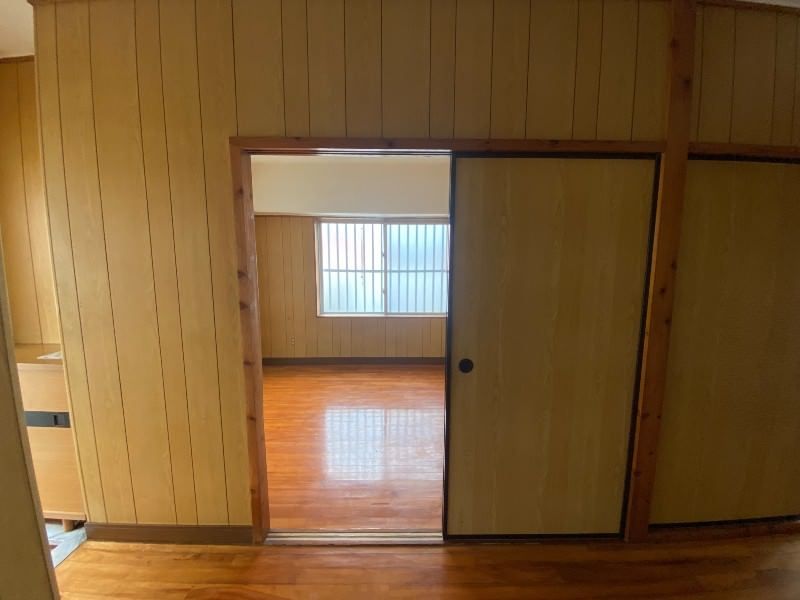 3DK Apartment for Rent in Yonabaru Town, Okinawa - Thumbnail 2