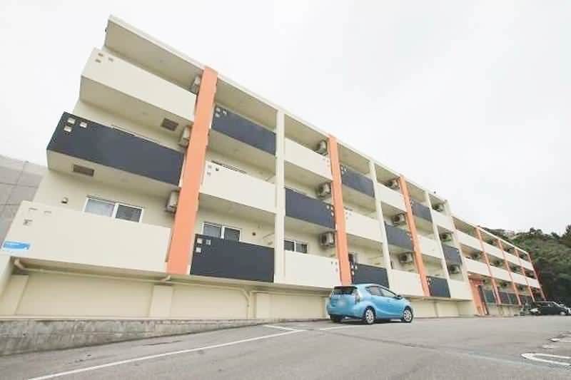 1K Apartment for Rent in Tomigusuku City, Okinawa - Thumbnail 2