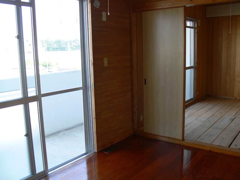 Kamiyama Mansion 3LDK Rental Apartment in Nago City, Okinawa - Thumbnail 2