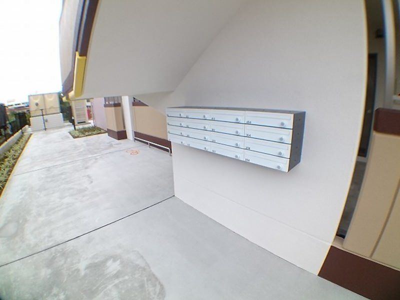 Modern 2LDK Apartment for Rent in Okinawa City, Misato - Thumbnail 2