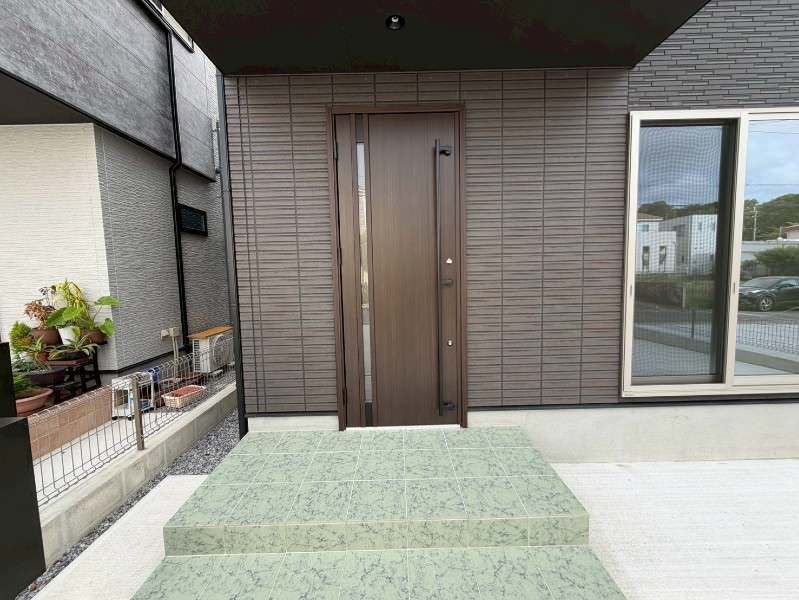 New 4LDK House for Sale in Uruma, Okinawa with 3 Parking Spaces - Thumbnail 4