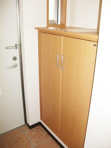 2LDK Apartment for Rent in Naha, Okinawa with Auto-Lock - Thumbnail 3