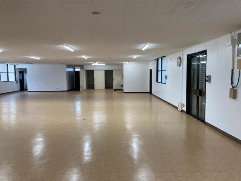 Urasoe Izu Commercial Space for Rent - 664 sqm, 30 Parking - Thumbnail 4