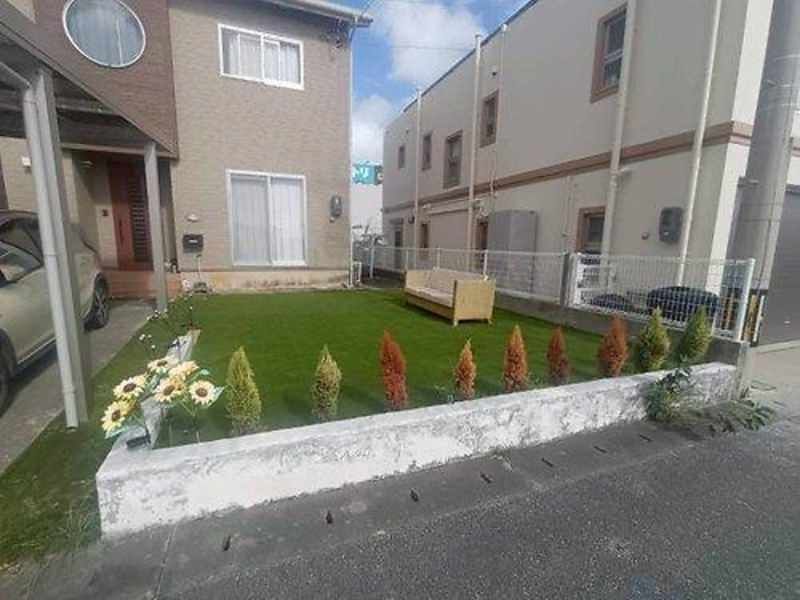Wooden 4LDK House with Solar Carport in Okinawa City - Thumbnail 3