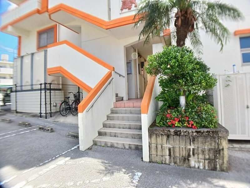 Modern 1LDK Apartment for Rent in Chatan, Okinawa - Thumbnail 3