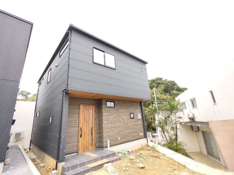 New 4LDK Wooden House in Okinawa City Noborikawa for Sale - Thumbnail 2