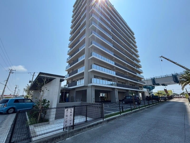 New 3LDK Apartment in Tomigusuku, Okinawa for Rent - Thumbnail 2