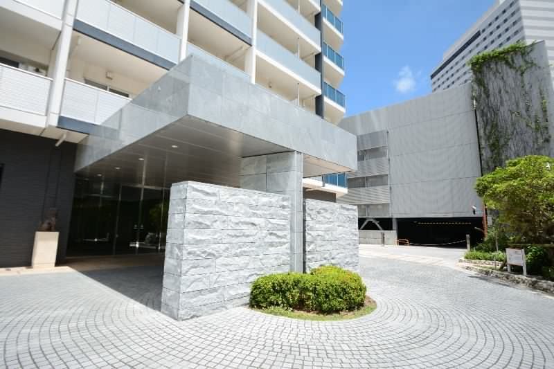 2LDK Apartment in RYUK TOWER THE EAST, Omoromachi, Naha - Thumbnail 3