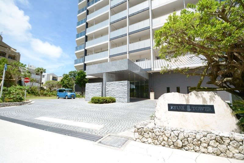 2LDK Apartment in RYUK TOWER THE EAST, Omoromachi, Naha - Thumbnail 2