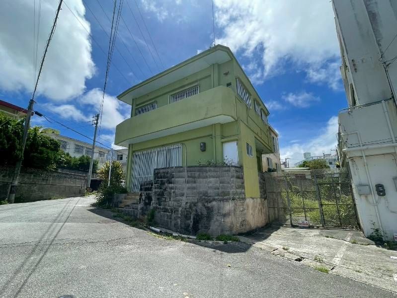 Leasehold 2-Story RC Building with Shop & 2DK Residence in Naha - Thumbnail 2