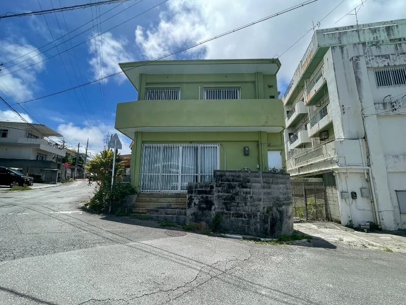 Leasehold 2-Story RC Building with Shop & 2DK Residence in Naha - Thumbnail 3
