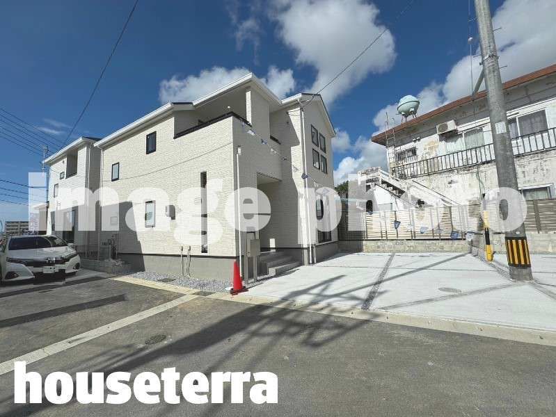 New 2025 3LDK House with Walk-in Closet in Uruma, Okinawa - Thumbnail 2