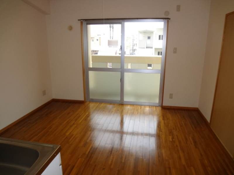 Comfort M 2DK Apartment for Rent in Toyosaki, Okinawa - Thumbnail 3