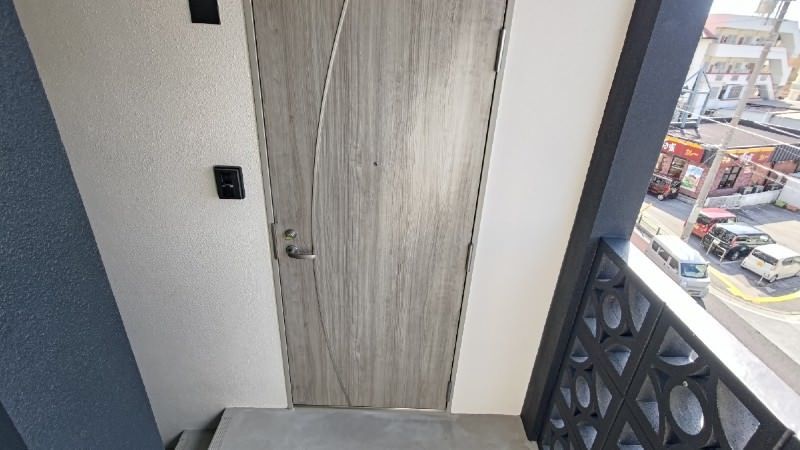 Modern 1K Apartment for Rent in Naha, Okinawa - Near Tsubogawa Station - Thumbnail 2