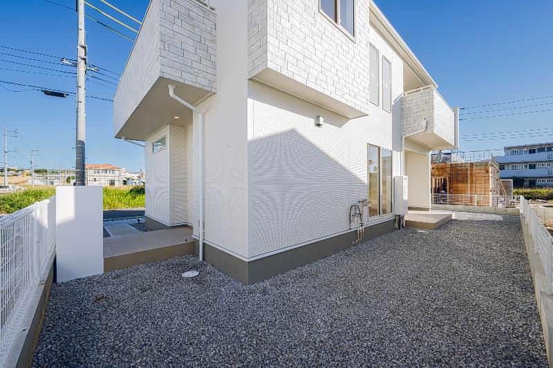 New 4LDK House for Sale in Yomitan, Okinawa - Beach Proximity - Thumbnail 2