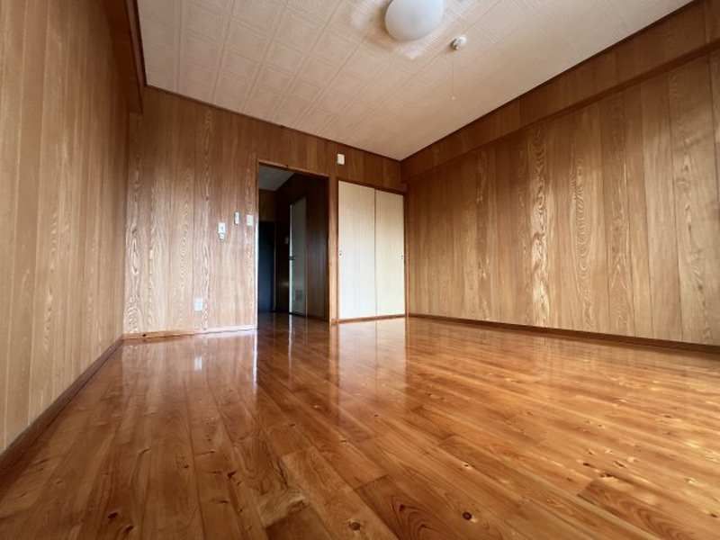 1K Apartment for Rent in Ginowan, Okinawa - 33,000 Yen - Thumbnail 3