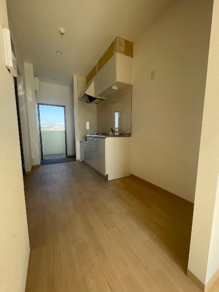 1K Apartment for Rent in Uruma City, Okinawa - 44,000 Yen - Thumbnail 2