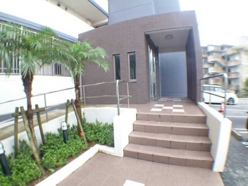 3LDK Apartment for Rent in Ginowan, Okinawa - Court d'Or Palace - Thumbnail 2
