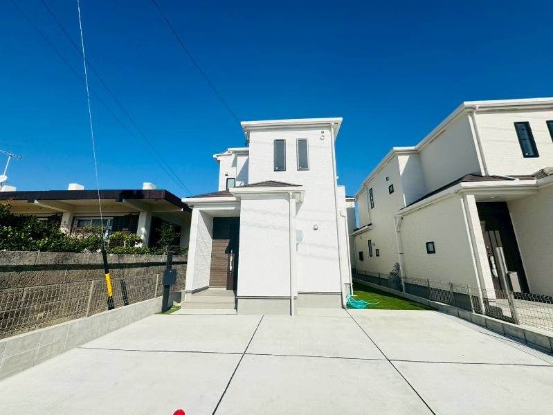 New 4LDK Wooden House for Sale in Uruma, Okinawa - Thumbnail 2