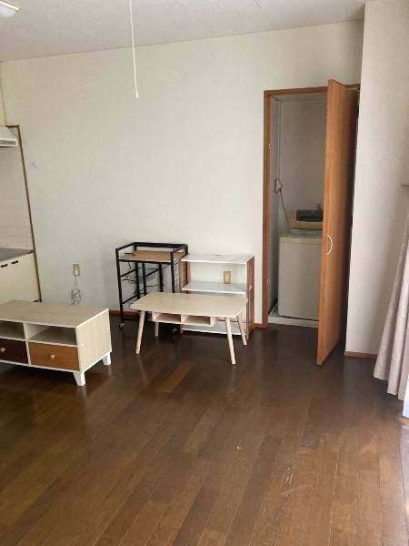 1R Apartment for Rent in Ginowan City, Okinawa - 35,000 Yen - Thumbnail 2