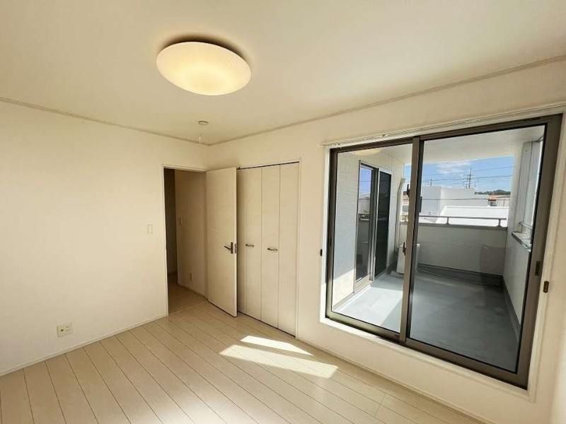 4LDK Family Home with 5 Parking Spaces in Itoman, Okinawa - Thumbnail 4