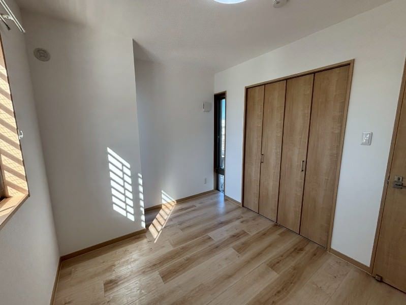 New 2LDK Apartment for Rent in Yonabaru, Okinawa with Free Internet - Thumbnail 4