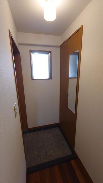 Urban Life Toyosaki 2LDK Apartment for Rent in Tomigusuku, Okinawa - Thumbnail 3
