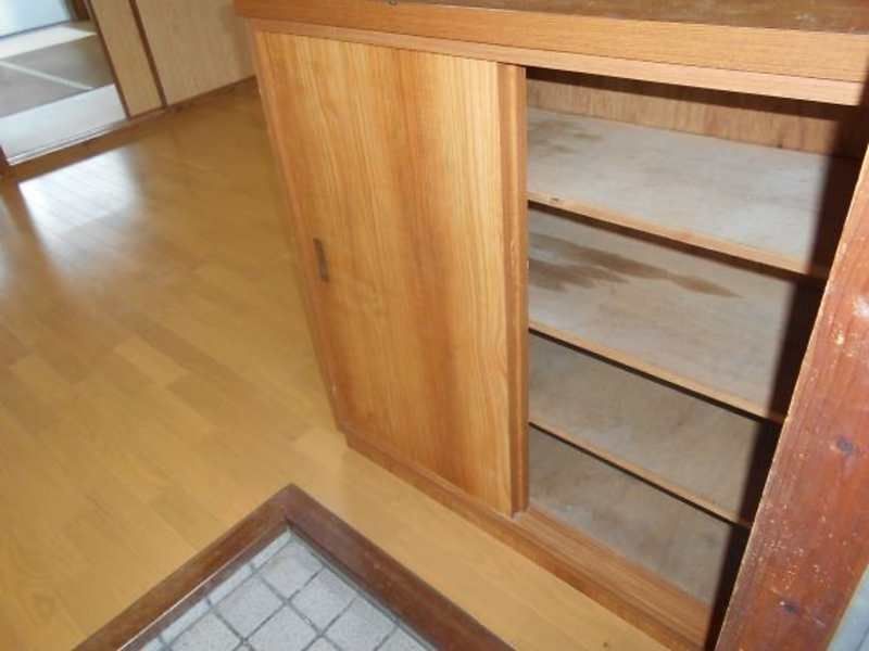 2DK Apartment for Rent in Urasoe, Okinawa with Free Parking - Thumbnail 3