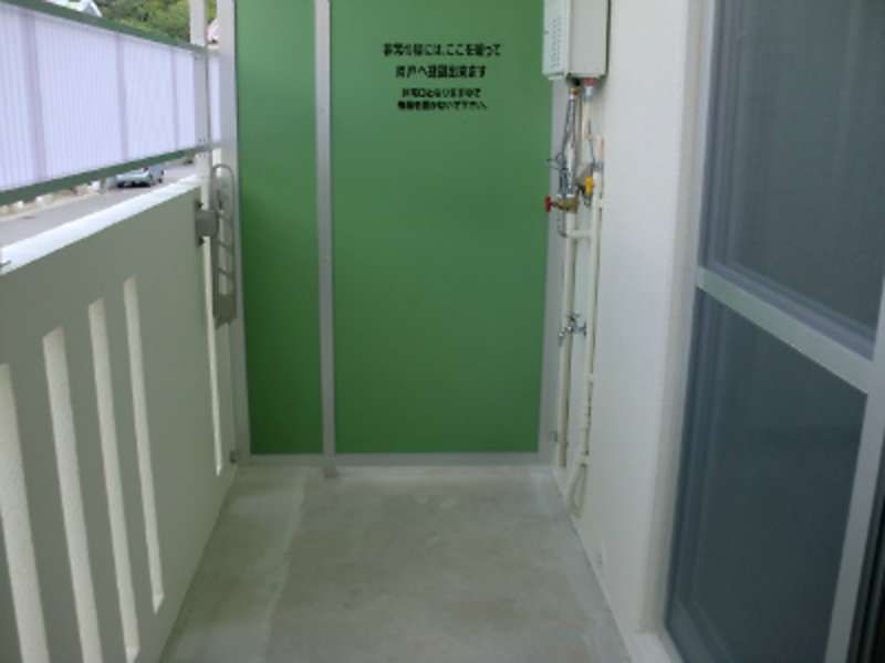 1K Apartment for Rent in Tomigusuku, Okinawa - 40,000 Yen - Thumbnail 2