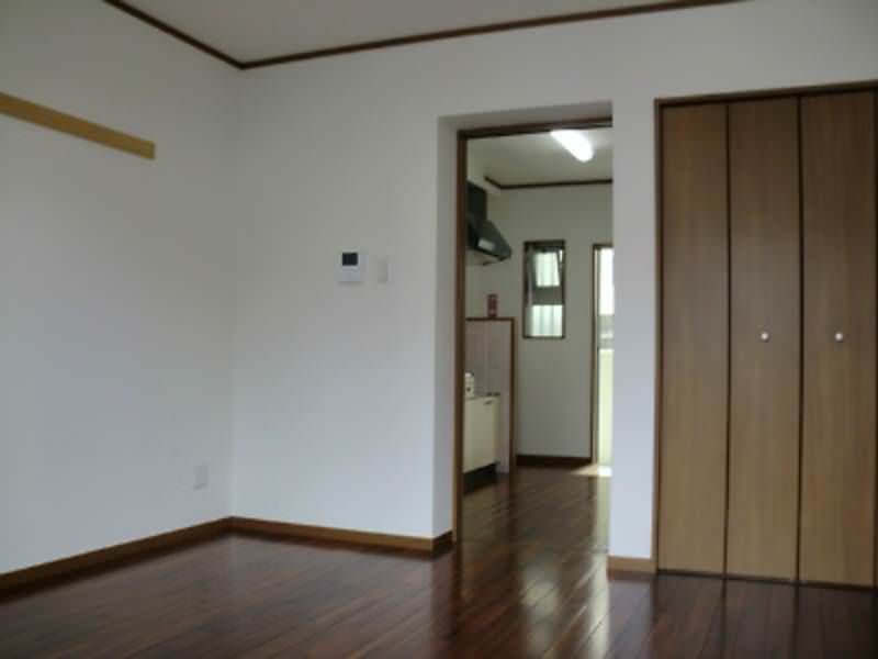 1K Apartment for Rent in Tomigusuku, Okinawa - 40,000 Yen - Thumbnail 4