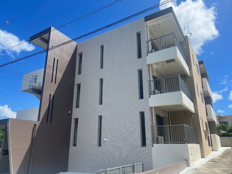 Modern 1R Designer Apartment in Yomitan Village, Okinawa - Thumbnail 2