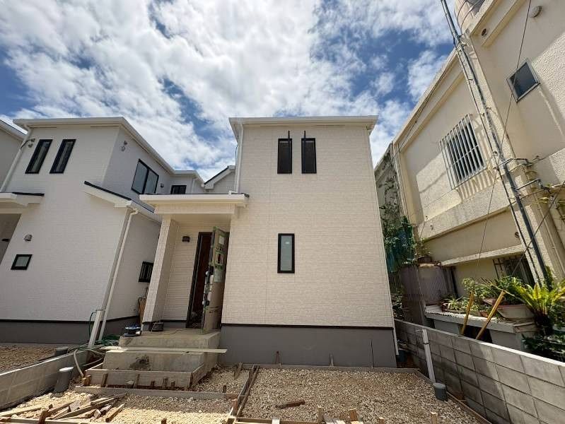 New 4LDK House for Sale in Yomitan Village, Okinawa - Thumbnail 4
