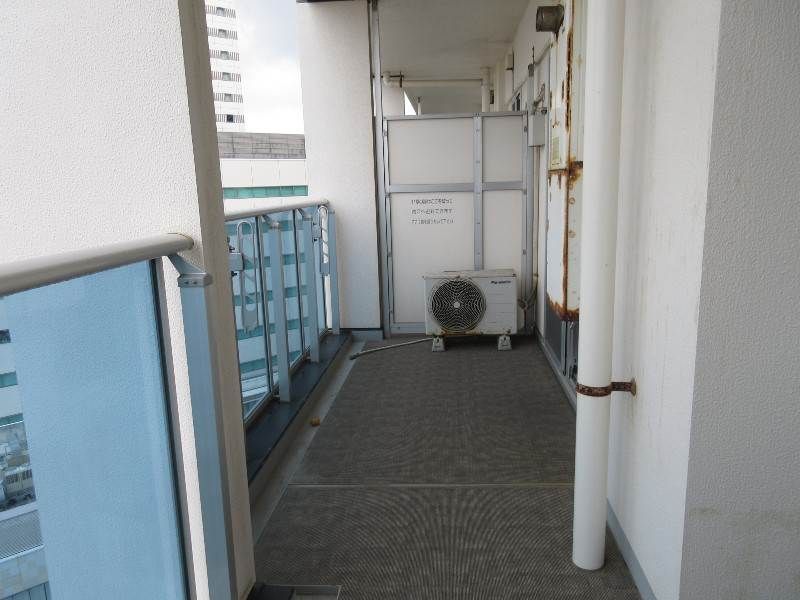 Luxe Tower East 2LDK Apartment in Naha Omoromachi - Thumbnail 3