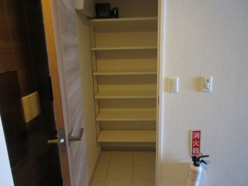 Luxe Tower East 2LDK Apartment in Naha Omoromachi - Thumbnail 4