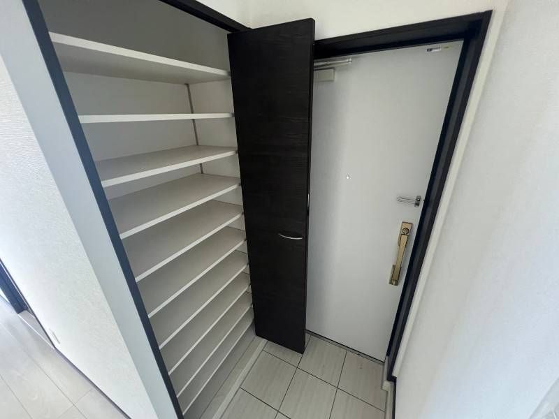 2LDK Apartment in Okinawa City with Pet-Friendly Policy - Thumbnail 4
