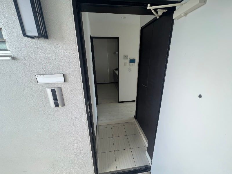 2LDK Apartment in Okinawa City with Pet-Friendly Policy - Thumbnail 3