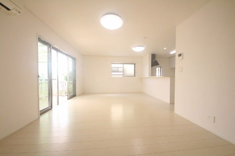4LDK Family Home in Itoman with 5 Parking Spaces - Thumbnail 4