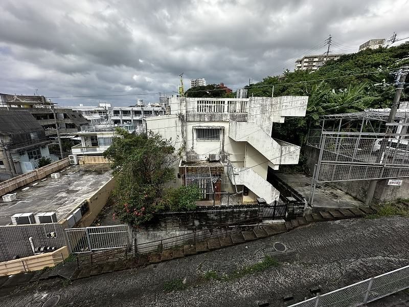 4LDK House for Sale in Naha Kokuba, Okinawa - 2 Floors, RCB - Thumbnail 2