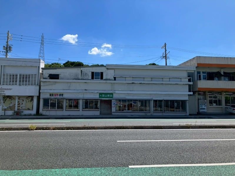 Commercial Building for Sale in Ginowan, Okinawa - 220 sqm - Image 1