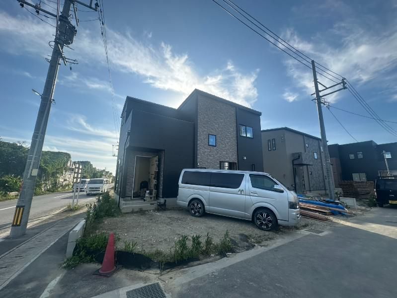 New 4LDK House for Sale in Tomigusuku, Okinawa - Thumbnail 3