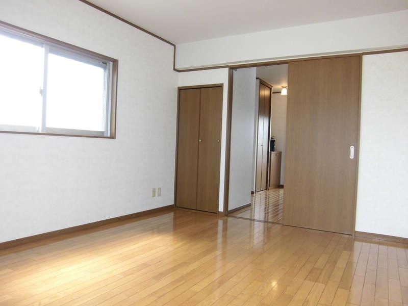 Life Mansion 1K Apartment for Rent in Yaese Town, Okinawa - Thumbnail 4
